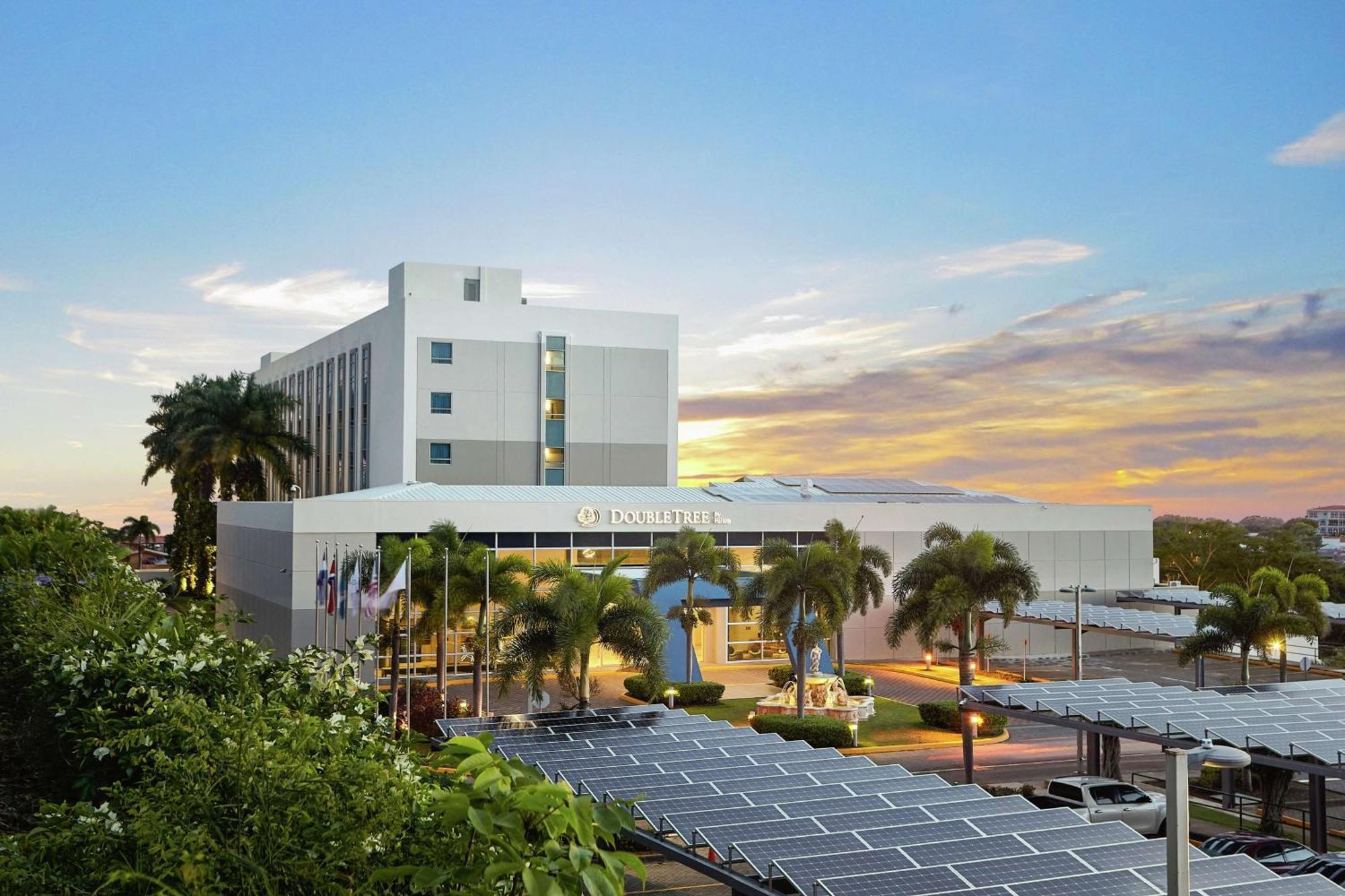 Doubletree By Hilton Managua Hotel Exterior photo